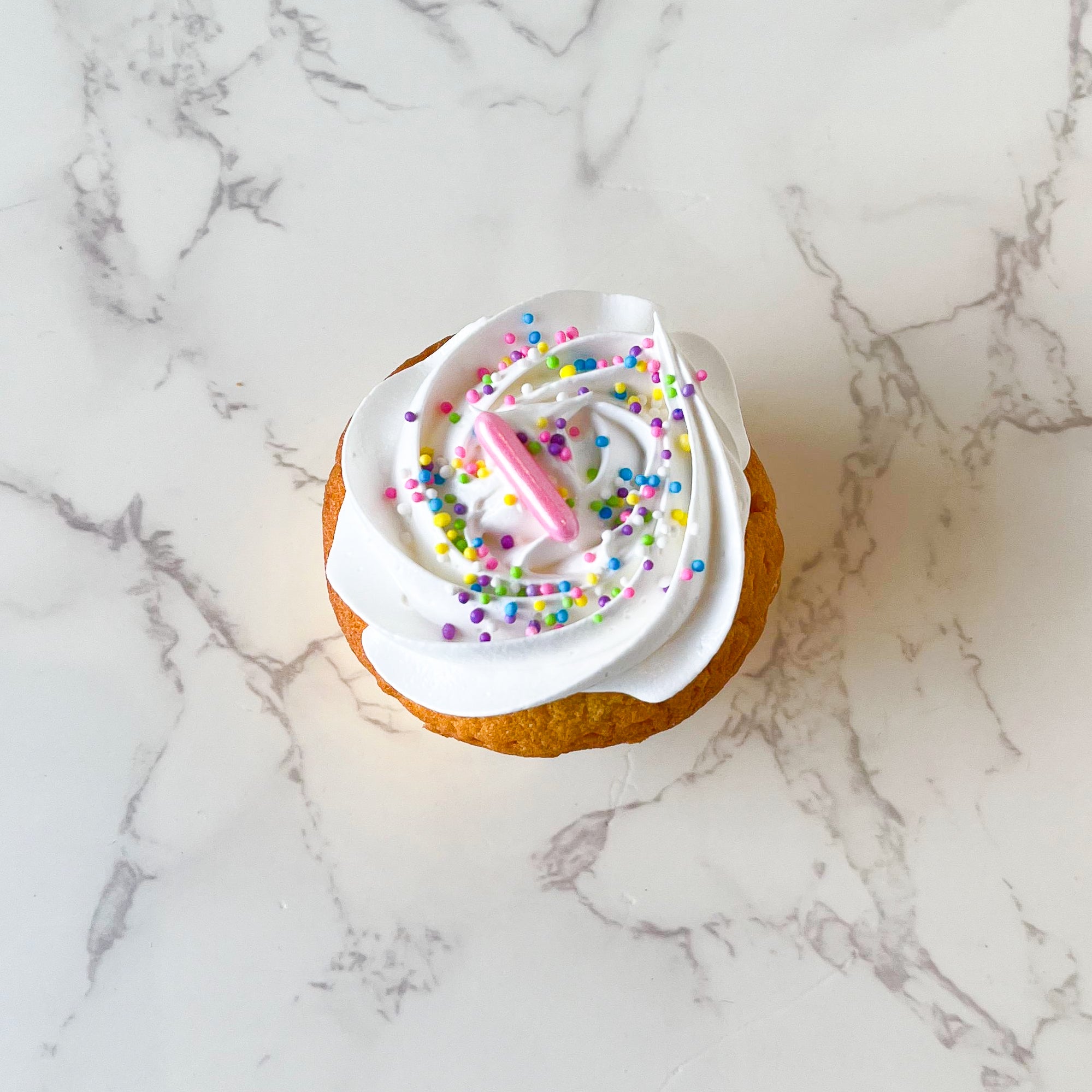 Cupcake Decorado con Sprinkles